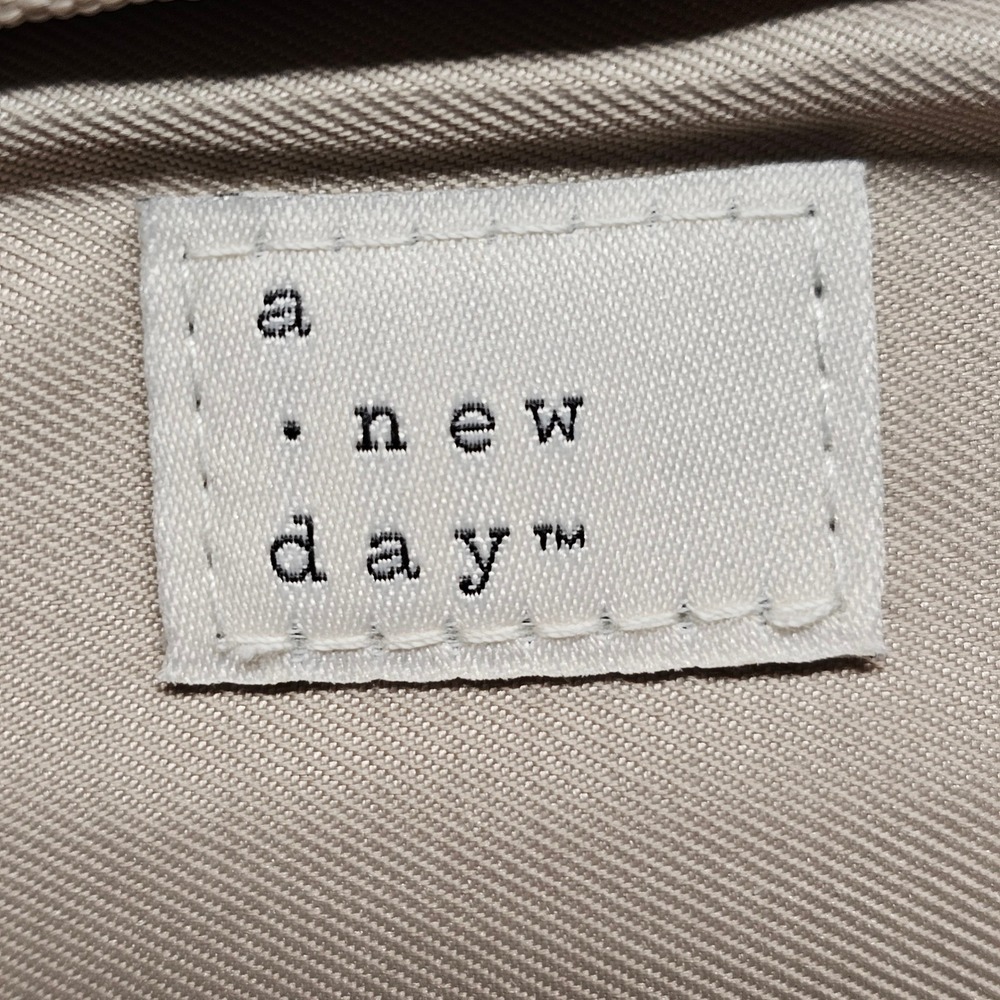 A New Day Fanny Pack Belt Bag‎ Womens Beige Adjustable Strap Zipper Closure - Picture 5 of 10